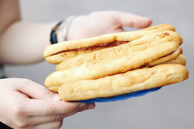 Huy Hoàng - Bánh Mỳ Cay Khánh Nạp