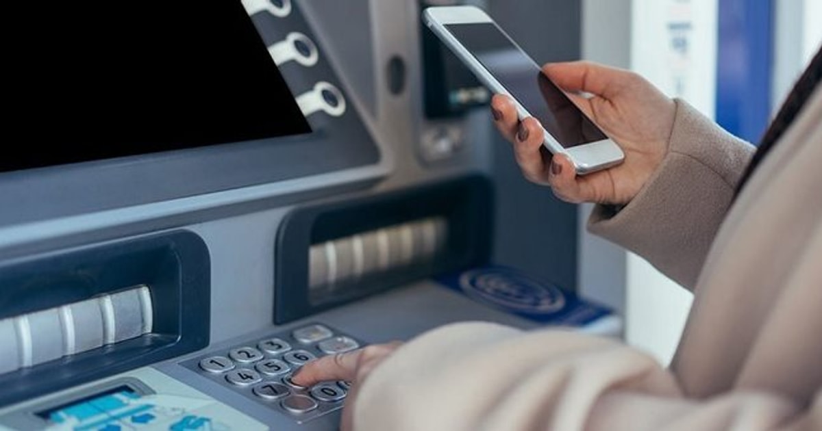 Hướng Dẫn Rút Tiền: Từ ATM Truyền Thống Đến Các Phương Pháp Hiện Đại